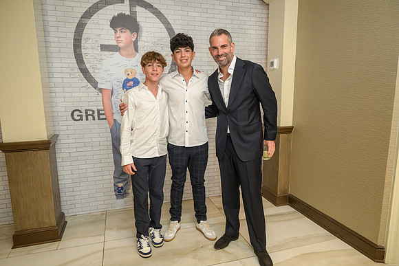 Grey_2nd0143