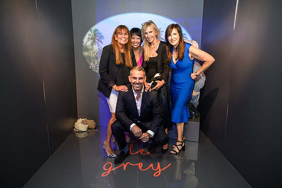 Grey_2nd0257
