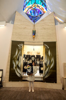 01 Temple & Party Main